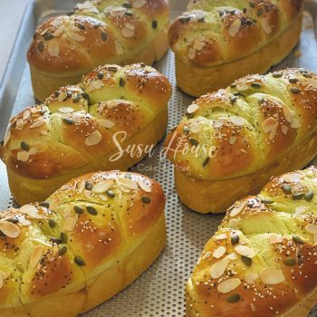 Sp000059 Banh Mi La Dua Cot Dua 2